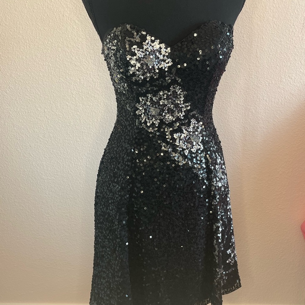 Scale black sequin cocktail dress. Size 4